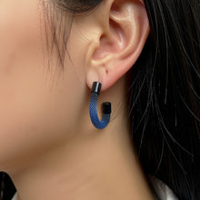Load image into Gallery viewer, Milanese Mesh Hoop Earrings: Black with Blue Pearl